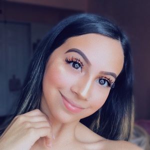 Meet your Posher, Paola